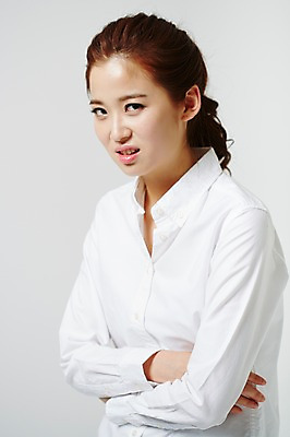 포토 JPG 스튜디오촬영 우먼라이프 라이프스타일 여자 대학생 모션 실내 표정 한명 서기 사람 동양인 상반신 20대 성인 옆모습 팔짱 한국인 분노 찡그림 여자만 여자한명만 성인여자만 청년만 청년여자만 성인한명만 청년여자한명만 성인여자한명만 성인만 국내포토 1 학생 감정 뷰포인트 인종 청년 내부 생활 파일형식