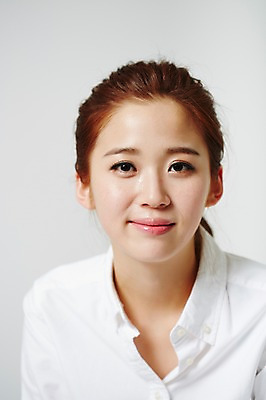 포토 JPG 스튜디오촬영 우먼라이프 라이프스타일 여자 대학생 모션 실내 표정 한명 미소 사람 동양인 20대 성인 앞모습 한국인 슬픔 눈물 여자만 여자한명만 성인여자만 청년만 청년여자만 성인한명만 청년여자한명만 성인여자한명만 성인만 국내포토 1 학생 감정 뷰포인트 인종 청년 내부 생활 파일형식