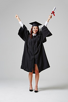 포토 JPG 스튜디오촬영 전신 여자 리본 대학생 학사모 졸업 모션 팔벌리기 졸업식 실내 한명 서기 미소 들기 사람 동양인 20대 성인 앞모습 손들기 기쁨 한국인 축하 가운 졸업가운 흥분 여자만 여자한명만 성인여자만 청년만 청년여자만 성인한명만 청년여자한명만 성인여자한명만 성인만 국내포토 모자_잡화 1 학생 옷 교육 감정 뷰포인트 컨셉 표정 인종 청년 내부 파일형식