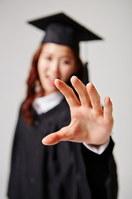 포토 JPG 스튜디오촬영 여자 대학생 학사모 졸업 모션 졸업식 실내 한명 서기 사람 동양인 손짓 상반신 20대 성인 옆모습 아웃포커스 기쁨 한국인 축하 가운 졸업가운 흥분 여자만 여자한명만 성인여자만 청년만 청년여자만 성인한명만 청년여자한명만 성인여자한명만 성인만 국내포토 모자_잡화 1 학생 옷 교육 감정 뷰포인트 컨셉 촬영기법 인종 청년 내부 파일형식