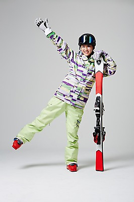 포토 JPG 스튜디오촬영 전신 계절 여자 대학생 겨울 모션 팔벌리기 스키 겨울스포츠 고글 실내 한명 서기 미소 사람 동양인 손짓 20대 성인 앞모습 활발 한국인 헬멧 즐거움 스키복 열정 다리들기 쓴 여자만 여자한명만 성인여자만 청년만 청년여자만 성인한명만 청년여자한명만 성인여자한명만 성인만 국내포토 1 학생 옷 감정 스포츠 뷰포인트 컨셉 표정 인종 청년 내부 보호장비 파일형식