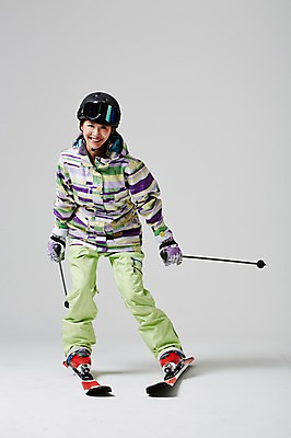 포토 JPG 스튜디오촬영 전신 계절 여자 대학생 겨울 모션 스키 겨울스포츠 고글 실내 한명 미소 들기 사람 동양인 20대 성인 앞모습 활발 한국인 승차 헬멧 즐거움 스키복 열정 폴 쓴 여자만 여자한명만 성인여자만 청년만 청년여자만 성인한명만 청년여자한명만 성인여자한명만 성인만 국내포토 1 학생 옷 감정 스포츠 뷰포인트 컨셉 표정 인종 청년 내부 보호장비 스키용품 파일형식