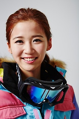 포토 JPG 스튜디오촬영 계절 여자 대학생 겨울 모션 겨울스포츠 고글 실내 한명 미소 사람 동양인 상반신 20대 성인 앞모습 활발 한국인 즐거움 스키복 열정 여자만 여자한명만 성인여자만 청년만 청년여자만 성인한명만 청년여자한명만 성인여자한명만 성인만 국내포토 1 학생 옷 감정 스포츠 뷰포인트 컨셉 스키 표정 인종 청년 내부 파일형식