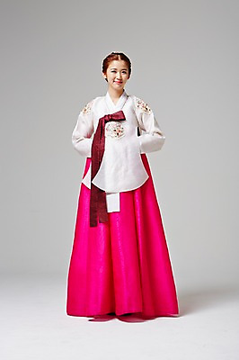 포토 JPG 스튜디오촬영 전신 한국전통 여자 대학생 모션 실내 한명 서기 미소 사람 동양인 손짓 20대 성인 앞모습 한국인 우아함 전통의상 한복 여자만 여자한명만 성인여자만 청년만 청년여자만 성인한명만 청년여자한명만 성인여자한명만 성인만 국내포토 1 학생 전통 뷰포인트 컨셉 한국 표정 인종 청년 내부 파일형식