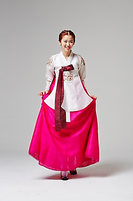 포토 JPG 스튜디오촬영 전신 한국전통 여자 대학생 모션 실내 한명 서기 미소 들기 사람 동양인 손짓 20대 성인 앞모습 치마 한국인 우아함 전통의상 한복 여자만 여자한명만 성인여자만 청년만 청년여자만 성인한명만 청년여자한명만 성인여자한명만 성인만 국내포토 1 학생 전통 뷰포인트 컨셉 하의 한국 표정 인종 청년 내부 파일형식