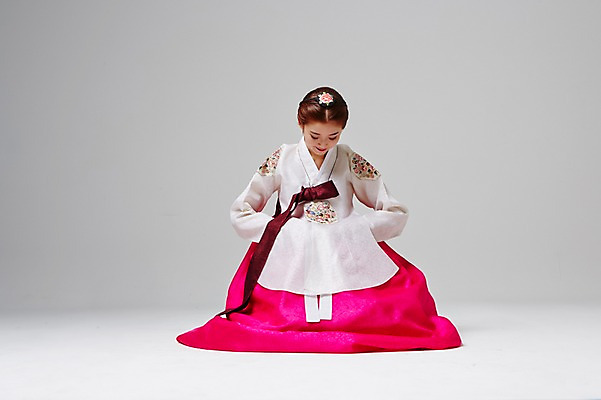 포토 JPG 스튜디오촬영 전신 한국전통 여자 명절 대학생 모션 새해 실내 한명 사람 앉기 동양인 20대 성인 앞모습 한국인 절 우아함 전통의상 한복 여자만 여자한명만 성인여자만 청년만 청년여자만 성인한명만 청년여자한명만 성인여자한명만 성인만 국내포토 1 학생 전통 기념일 뷰포인트 컨셉 한국 인종 청년 내부 인사 파일형식