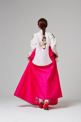 포토 JPG 스튜디오촬영 전신 한국전통 여자 대학생 모션 실내 한명 서기 사람 동양인 20대 성인 뒷모습 한국인 우아함 전통의상 한복 댕기머리 여자만 여자한명만 성인여자만 청년만 청년여자만 성인한명만 청년여자한명만 성인여자한명만 성인만 국내포토 1 학생 전통 헤어스타일 뷰포인트 컨셉 한국 인종 청년 내부 파일형식