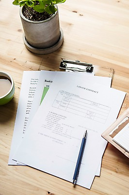 포토 JPG 스튜디오촬영 식물 화분 종이 커피 음료 백그라운드 비즈니스 사람없음 컵 펜 책상 오브젝트 문서 국내포토 식기 가구 실내 필기구 파일형식