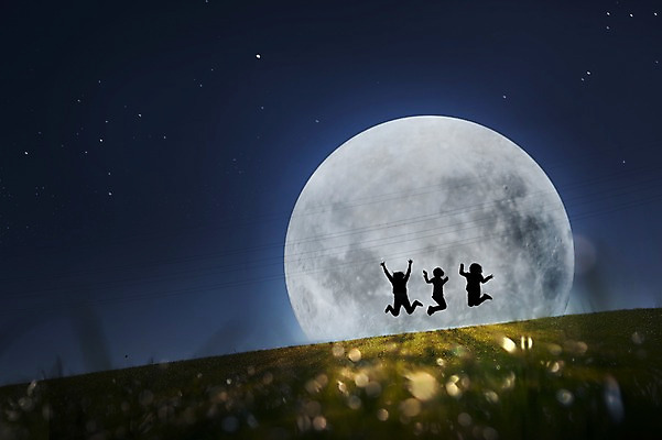 JPG 편집 편집이미지 실루엣 별 포즈 모션 밤하늘 사람 야외 세명 점프 보름달 달 야간 합성 디지털아트 편집실사 자연요소 하늘 촬영기법 CG 파일형식