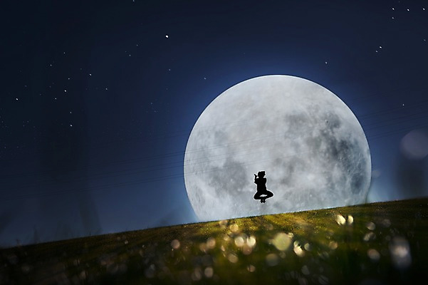 JPG 편집 편집이미지 실루엣 별 포즈 모션 밤하늘 한명 사람 야외 빛 점프 보름달 달 야간 합성 디지털아트 편집실사 자연요소 1 하늘 촬영기법 CG 파일형식