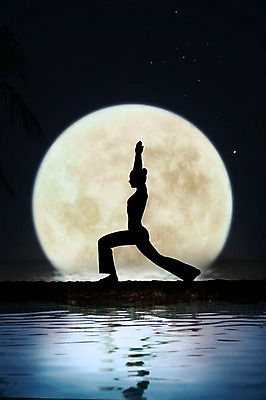 JPG 편집 편집이미지 여자 실루엣 바다 포즈 요가 밤하늘 한명 사람 성인 야외 빛 운동 스트레칭 보름달 달 야간 합성 디지털아트 여자만 여자한명만 성인여자만 성인만 편집실사 자연요소 1 웰빙 하늘 촬영기법 건강 CG 파일형식