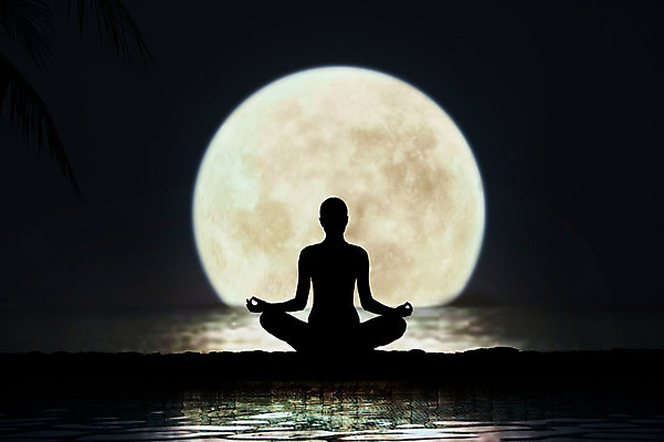 JPG 편집 편집이미지 여자 실루엣 바다 포즈 요가 밤하늘 한명 사람 성인 야외 빛 운동 스트레칭 보름달 달 야간 합성 디지털아트 여자만 여자한명만 성인여자만 성인만 편집실사 자연요소 1 웰빙 하늘 촬영기법 건강 CG 파일형식