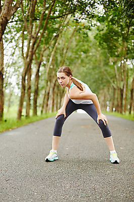 포토 JPG 주간 전신 서양인 외국인 해외기획촬영 공원 여자 모션 2014년태국 한명 서기 사람 성인 야외 앞모습 30대 운동복 운동 스트레칭 목표 열정 성인여자한명만 장년만 장년여자만 장년여자한명만 국내포토 자연요소 1 옷 공공시설 감정 뷰포인트 컨셉 건강 인종 장년 여자만 여자한명만 성인여자만 성인만 파일형식