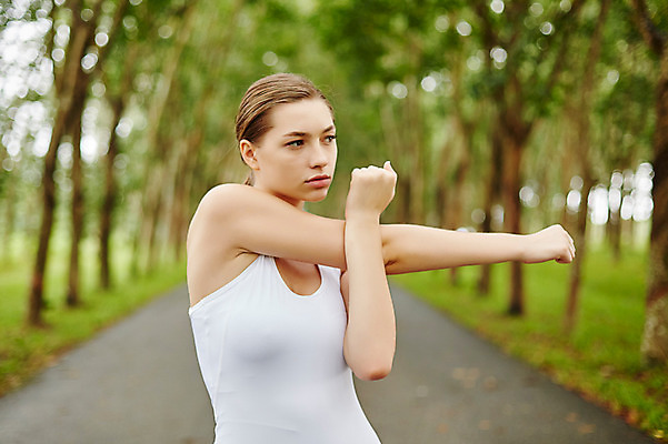 포토 JPG 주간 서양인 외국인 해외기획촬영 공원 여자 모션 2014년태국 한명 서기 사람 손짓 상반신 성인 야외 앞모습 30대 운동복 운동 스트레칭 목표 열정 성인여자한명만 장년만 장년여자만 장년여자한명만 국내포토 자연요소 1 옷 공공시설 감정 뷰포인트 컨셉 건강 인종 장년 여자만 여자한명만 성인여자만 성인만 파일형식