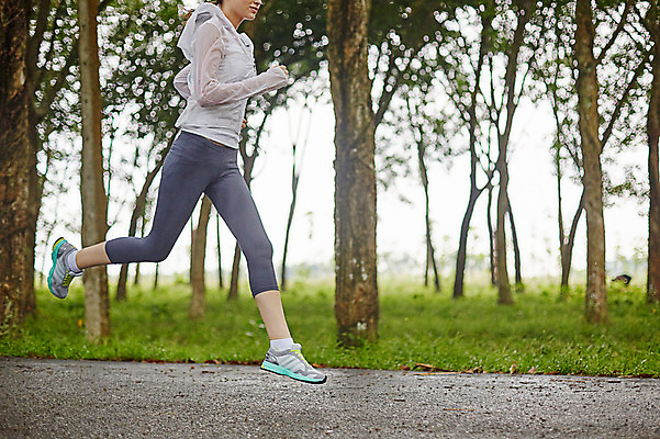 포토 JPG 주간 서양인 외국인 해외기획촬영 공원 여자 모션 2014년태국 한명 사람 성인 야외 옆모습 30대 운동복 조깅 운동 하반신 목표 열정 성인여자한명만 장년만 장년여자만 장년여자한명만 국내포토 자연요소 1 옷 공공시설 감정 뷰포인트 컨셉 건강 인종 장년 여자만 여자한명만 성인여자만 성인만 파일형식