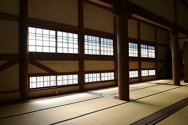 포토 JPG 주간 전통 해외풍경 건축물 아시아 종교 고건축 일본문화 창문 종교시설 풍경 사람없음 일본 동양건축 기둥 사찰 사원 일본전통 일본건축 가마쿠라 국내포토 자연요소 동양문화 해외 건축 나라 외국문화 비즈니스 종교건축 시설 파일형식 동양