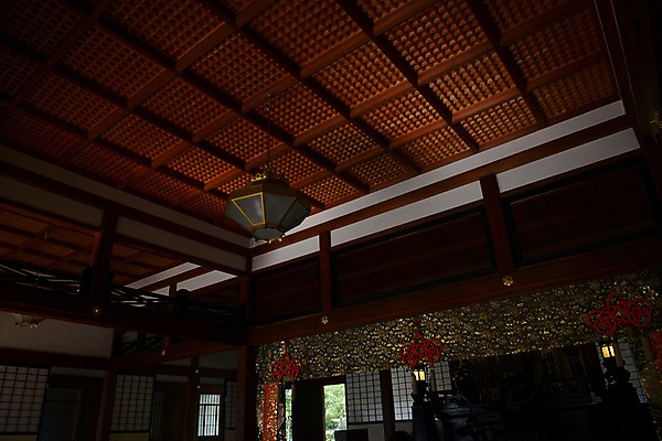 포토 JPG 주간 전통 해외풍경 건축물 아시아 종교 고건축 일본문화 종교시설 조명 실내 풍경 사람없음 일본 동양건축 사찰 사원 천장 일본전통 일본건축 가마쿠라 국내포토 자연요소 동양문화 해외 건축 나라 외국문화 비즈니스 종교건축 내부 시설 파일형식 동양