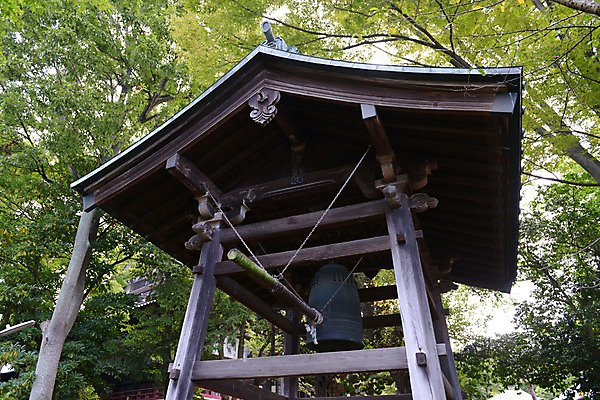 포토 JPG 주간 나무 식물 전통 해외풍경 건축물 건축 아시아 종교 고건축 일본문화 종교시설 풍경 사람없음 야외 일본 종 사찰 사원 일본전통 목조 범종 국내포토 자연요소 동양문화 해외 나라 외국문화 비즈니스 종교건축 유물 시설 파일형식