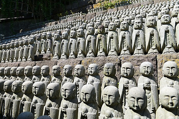 포토 JPG 주간 전통 해외풍경 종교 조각 일본문화 풍경 사람없음 야외 조형물 조각상 일본 사찰 사원 불상 일본전통 가마쿠라 조각_조소 국내포토 자연요소 동양문화 해외 아시아 외국문화 불교 비즈니스 종교건축 미술 조소 파일형식