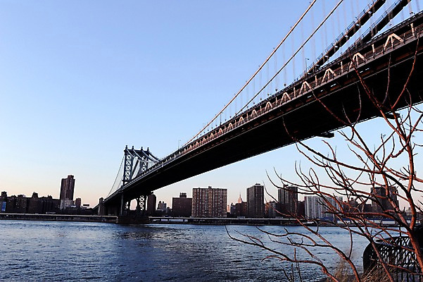 포토 JPG 주간 나무 식물 해외풍경 건축물 하늘 아메리카 풍경 빌딩 사람없음 야외 강 도시풍경 미국 원근감 도시 뉴욕 가교 브루클린 국내포토 자연요소 해외 건축 뷰포인트 북아메리카 건물 대륙 파일형식