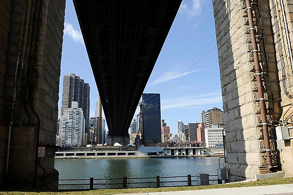 포토 JPG 주간 구름 해외풍경 건축물 하늘 아메리카 풍경 빌딩 사람없음 야외 강 도시풍경 고층빌딩 미국 원근감 도시 뉴욕 가교 루즈벨트섬 국내포토 자연요소 해외 건축 뷰포인트 섬 북아메리카 건물 대륙 파일형식