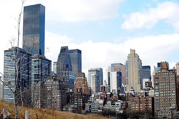 포토 JPG 주간 나무 식물 구름 해외풍경 건축물 현대건축 하늘 아메리카 풍경 빌딩 사람없음 야외 도시풍경 고층빌딩 미국 도시 도심 뉴욕 루즈벨트섬 국내포토 자연요소 해외 건축 섬 북아메리카 건물 대륙 파일형식