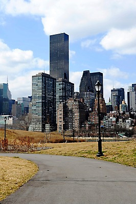 포토 JPG 주간 구름 해외풍경 건축물 공원 길 가로등 하늘 아메리카 풍경 빌딩 사람없음 야외 도시풍경 고층빌딩 미국 도시 뉴욕 루즈벨트섬 국내포토 자연요소 해외 공공시설 건축 섬 북아메리카 건물 대륙 파일형식