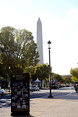 포토 JPG 주간 나무 식물 해외풍경 건축물 도로 가로등 자동차 거리 아메리카 거리풍경 사람 풍경 야외 도시풍경 탑 미국 도시 오벨리스크 워싱턴 국내포토 자연요소 해외 공공시설 건축 길 육상교통 북아메리카 교통시설 대륙 파일형식