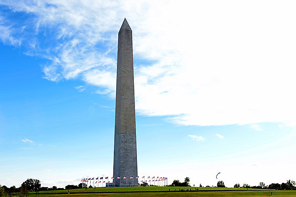 포토 JPG 주간 구름 해외풍경 건축물 하늘 아메리카 풍경 야외 도시풍경 탑 미국 깃발 도시 성조기 국기 오벨리스크 워싱턴 국내포토 자연요소 해외 건축 북아메리카 대륙 파일형식