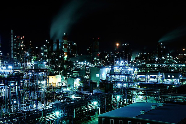 포토 JPG 건축물 산업 야경 공장 굴뚝 빌딩 사람없음 야외 빛 도시풍경 도시 연기 국내포토 건축 공업 풍경 건물 야간 파일형식 풍경_경치