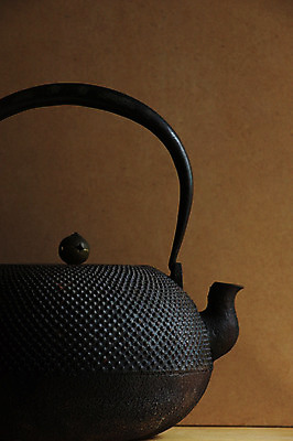 포토 JPG 전통 일본문화 주전자 전통소품 사람없음 일본 앤티크 골동품 빈티지 찻주전자 오브젝트 일본전통 청동 가마쿠라 국내포토 동양문화 아시아 외국문화 컨셉 주방용품 파일형식