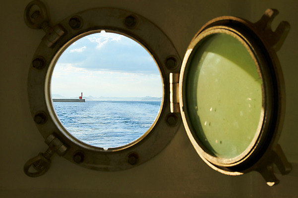 포토 JPG 주간 구름 바다 자연 하늘 등대 풍경 사람없음 문 오픈 잠수함 선박 국내포토 자연요소 수상교통 생태계 파일형식
