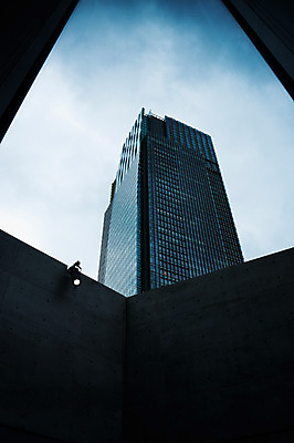 포토 JPG 주간 구름 해외풍경 건축물 현대건축 로우앵글 하늘 풍경 빌딩 사람없음 야외 도시풍경 일본 고층빌딩 도시 도쿄 롯본기 국내포토 자연요소 해외 건축 아시아 뷰포인트 건물 파일형식