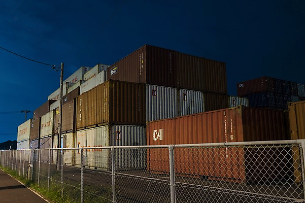 포토 JPG 사람없음 야외 울타리 쌓기 항구 야간 컨테이너 무역 철조망 선적 적재 국내포토 자연요소 산업 교통시설 모션 담장 파일형식