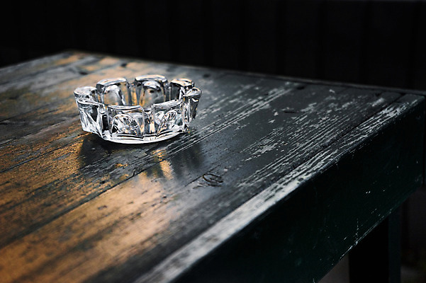 포토 JPG 탁자 사람없음 아웃포커스 식당 오브젝트 재떨이 국내포토 가구 촬영기법 상점 파일형식