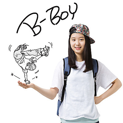 전신 편집 편집이미지 학생 여자 남자 허리손 백그라운드 놀이 포토일러 서기 미소 사람 동양인 손짓 상반신 두명 앞모습 한국인 춤 디지털합성 비보이 합성 이미지편집 AI파일 뷰포인트 포즈 모션 문화예술 표정 인종 파일형식 벡터