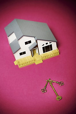 포토 JPG 스튜디오촬영 화살표 열쇠 부동산 주택 실내 사람없음 경제 모형 오브젝트 월세 전세 국내포토 내부 건물 재산 파일형식