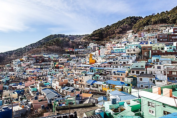 포토 JPG 구름 하늘 산 주택 한국 풍경 사람없음 건물 마을 맑음 부산 감천문화마을 벽화마을 국내포토 자연요소 건축물 아시아 날씨 파일형식