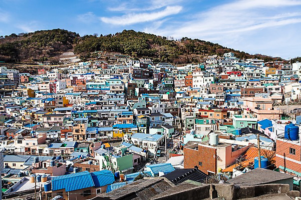 포토 JPG 구름 배경화면 하늘 주택 한국 풍경 사람없음 건물 마을 맑음 부산 감천문화마을 벽화마을 국내포토 자연요소 건축물 아시아 날씨 파일형식