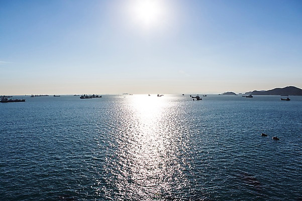 포토 JPG 주간 바다 섬 하늘 한국 풍경 사람없음 야외 태양 부산 선박 영도 국내포토 자연요소 아시아 수상교통 파일형식