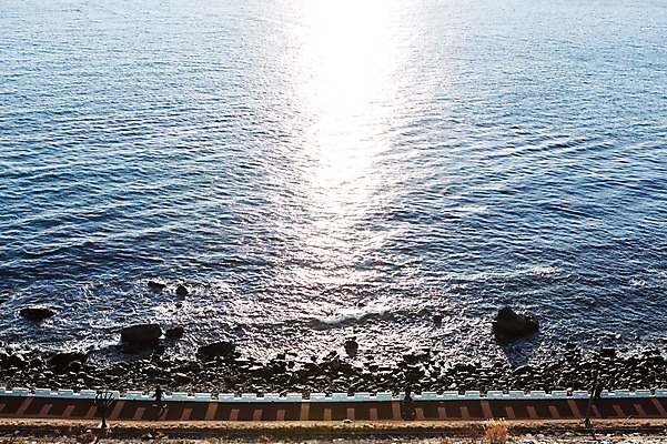 포토 JPG 주간 바다 한국 사람 풍경 해변 야외 산책로 돌_바위 바위 부산 영도 국내포토 자연요소 아시아 길 파일형식