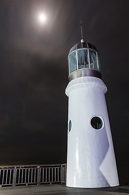 포토 JPG 구름 바다 한국 등대 풍경 사람없음 야외 울타리 달 야간 부산 흐림 국내포토 자연요소 아시아 날씨 담장 파일형식