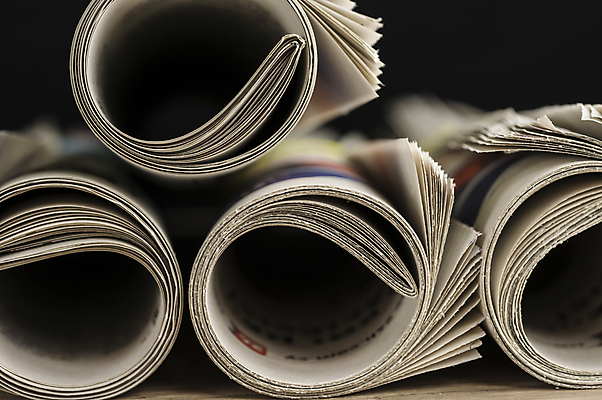 포토 JPG 해외이미지 종이 텍스트 통신 커뮤니케이션 사람없음 가로 쌓기 자료 재활용 수확 긴급 기둥 신문 문서 페이지 흙더미 접기 정보매체 출판 해외202004 해외포토 건축 농업 모션 간행물 흙 뉴스 친환경 파일형식 더미 이미지허브