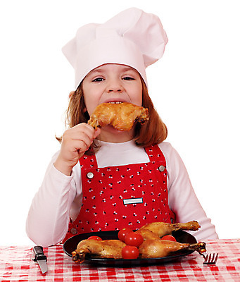 포토 JPG 해외이미지 백인 여자 행복 어린이 음식 토마토 육류 요리 한명 사람 갈색 요리사 식사 저녁식사 치킨 표현 맛 그릴 굽기 먹기 배고픔 긍정 점심식사 드럼스틱 해외202004 해외포토 서양인 직업 1 감정 컬러 컨셉 채소 식재료 모션 주방용품 구이 닭고기요리 파일형식 이미지허브