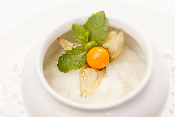 포토 JPG 해외이미지 그릇 음식 밥 아침 건강 사람없음 식당 우유 흰색 신선 뜨거움 사발 아침식사 낟알 시리얼 크림 고립 구스베리 순간 해외202004 해외포토 주간 식기 열매 컬러 유제품 상점 식사 사기그릇 파일형식 이미지허브