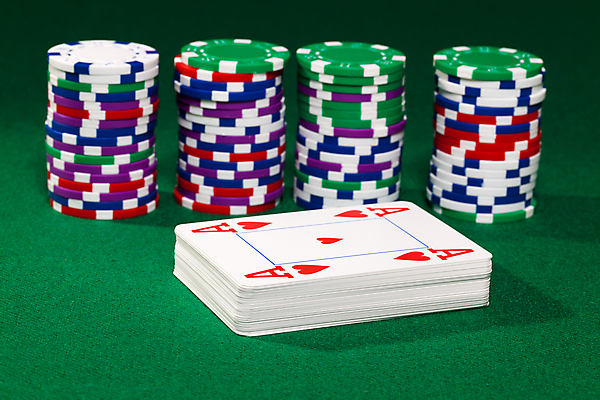 포토 JPG 해외이미지 백그라운드 놀이 사람없음 빨간색 초록색 파란색 컬러풀 보라색 활발 게임 직물 우승 원형 신용카드 도박 포커 에이스 해외202004 해외포토 도형 컬러 컨셉 금융 최고 트럼프 파일형식 이미지허브