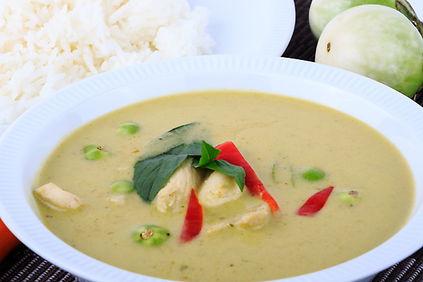 포토 JPG 해외이미지 전통 접시 아시아 문화 채소 태국 고추 밥 가지 거리 돼지고기 요리 동양인 사람없음 초록색 식당 식사 저녁식사 치킨 우유 흰색 뜨거움 사발 수프 먹기 레몬 허브 향신료 매움 코코넛 후추 카레 바질 점심식사 인기 해외202004 해외포토 식물 식기 나라 음식 컬러 과일 모션 유제품 육류 인종 상점 사기그릇 맛 닭고기요리 향미료 파일형식 이미지허브