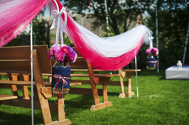 포토 JPG 해외이미지 접시 디자인 외관 꽃 리본 분홍색 꽃다발 결혼 꽃무늬 유리 탁자 선물 이벤트 사람없음 장식 가로 장미 파티 유행 식당 꽃병 식사 희망 방 식탁보 축하 고급 우아함 배열 설정 접수 정중 해외202004 해외포토 식물 식기 감정 컬러 가구 컨셉 무늬 재질 상점 파일형식 이미지허브