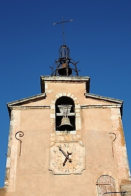 포토 JPG 해외이미지 유럽 종교 시계 여행 백그라운드 십자가 건축양식 하늘 사람없음 건물 파란색 교회 프랑스 시골 역사 땅 복고 프랑스어 숭배 옛날 프로방스 해외202004 해외포토 문자 건축물 건축 나라 컬러 종교건축 파일형식 이미지허브