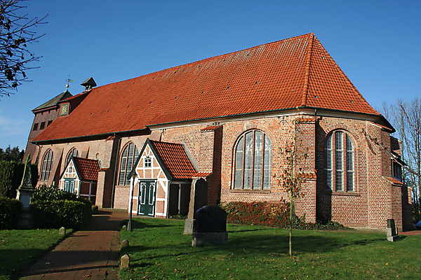 포토 JPG 해외이미지 유럽 기독교 종교 독일 잔디 사람없음 건물 교회 맑음 시골 중세 역사 옛날 해외202004 해외포토 식물 건축물 나라 종교건축 날씨 파일형식 이미지허브